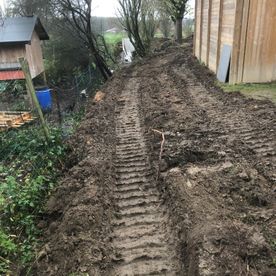 Après arrachage de la haie, réalisation d'un soutènement